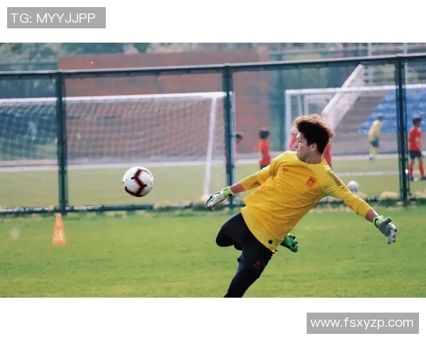 鲁能足校与恒大足校对抗赛精彩回顾与青训发展前景分析