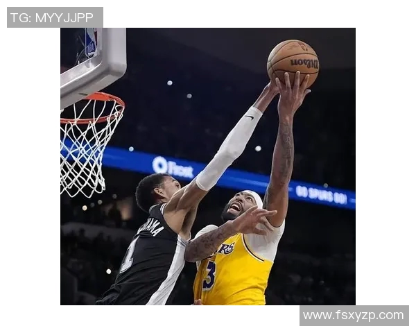 2015年马刺与雷霆经典对决回顾：一场激烈的季后赛较量与传奇瞬间